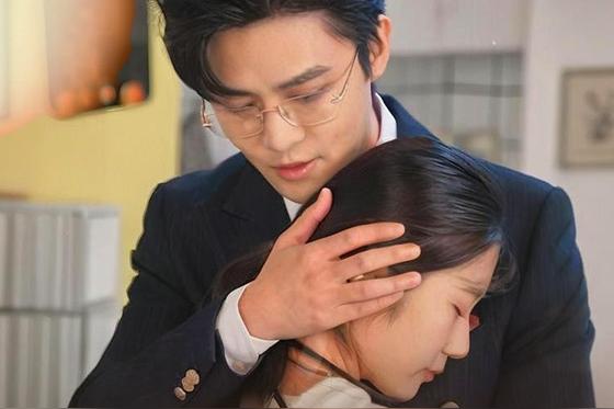 闪婚成宠，霍少夫人美又飒